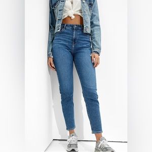 American Eagle High Rise Mom Jean